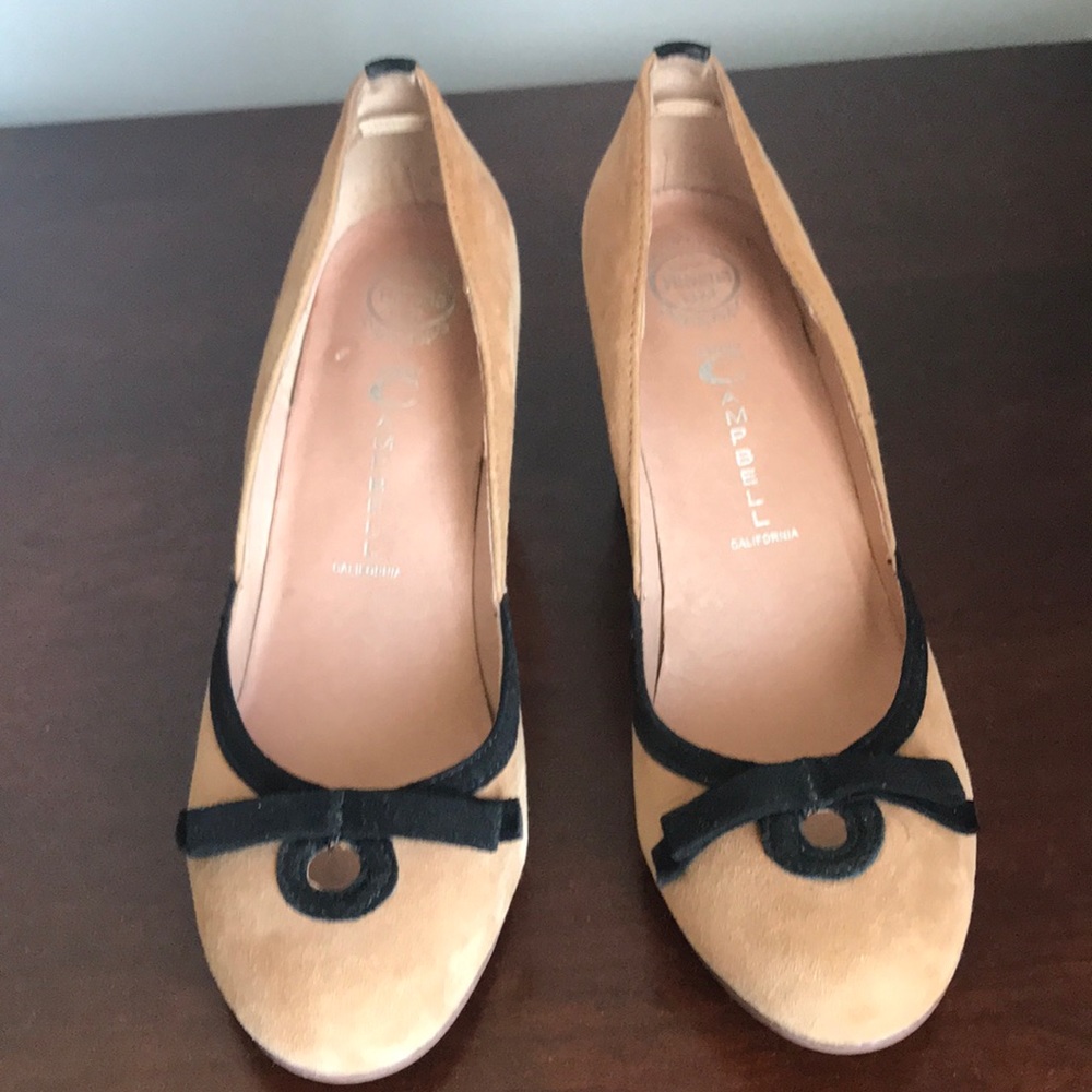Jeffrey Campbell size 6.5 wedge shoe.